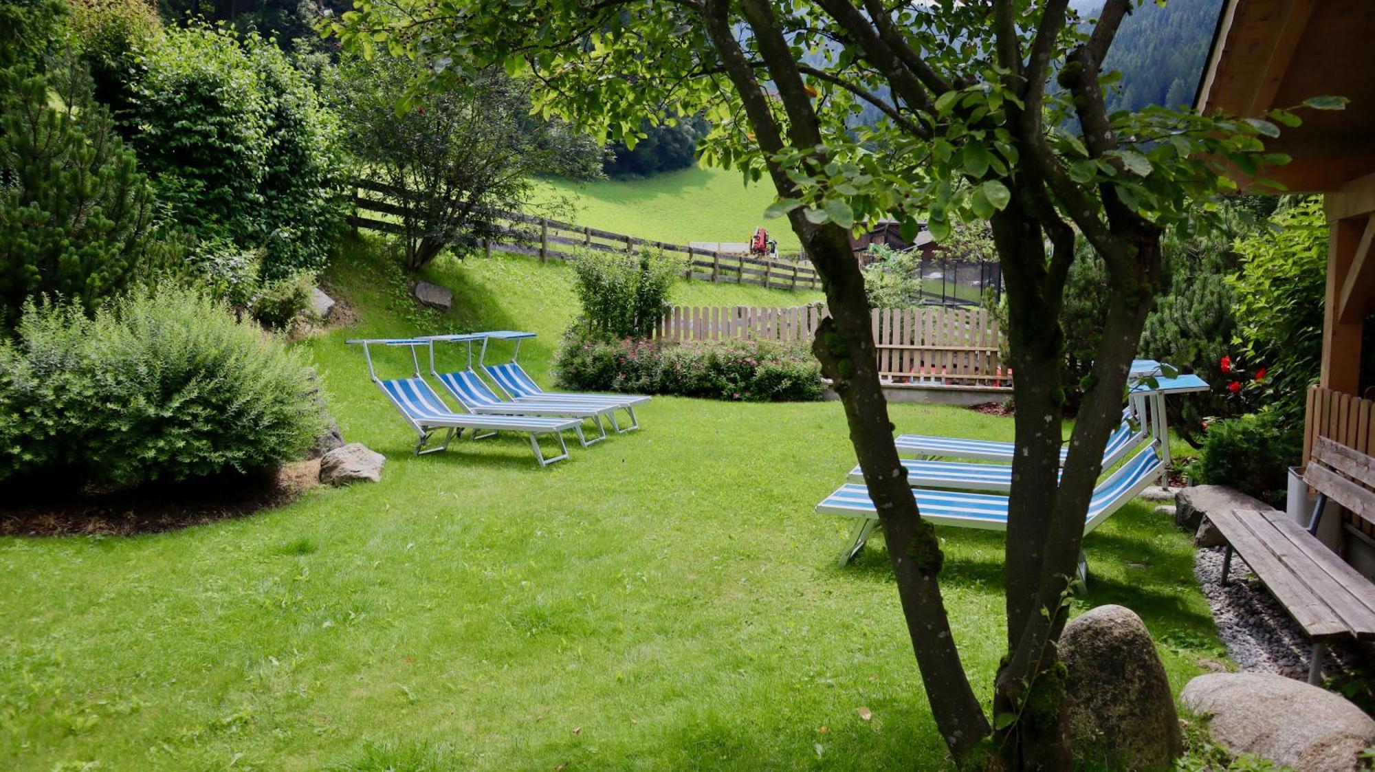 Almhotel Bergerhof Sarentino Екстериор снимка